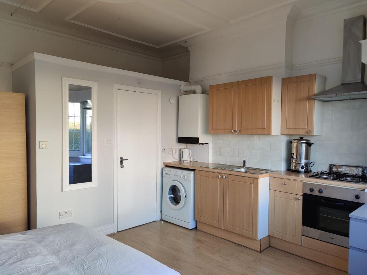 Studio On Golders Green Road Daire Londra Dış mekan fotoğraf